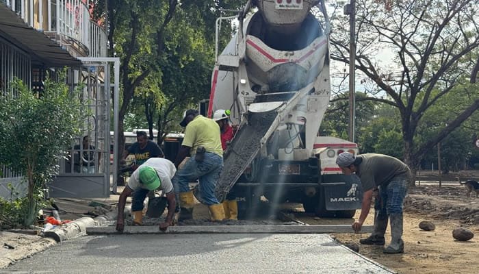 Pavimentación en la calle 27A Sur