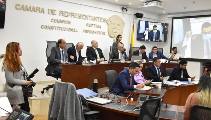 Aprobación parcial de reforma a la salud avanza en la Comisión Séptima