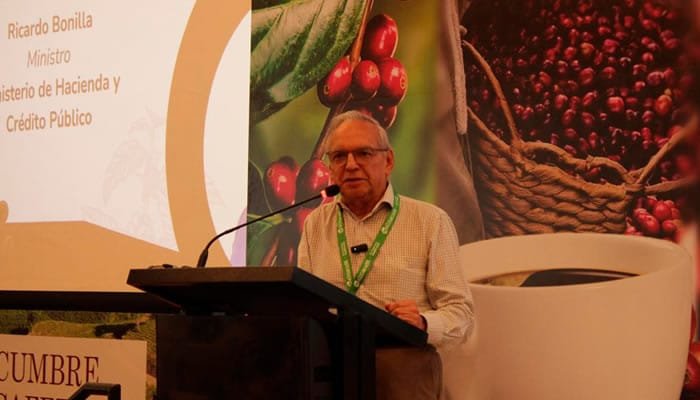 Ministro de Hacienda destaca histórica baja en la inflación anual