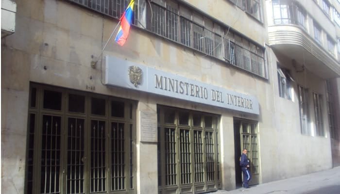 Proyecto de ley propone elevar requisitos para ministros en Colombia