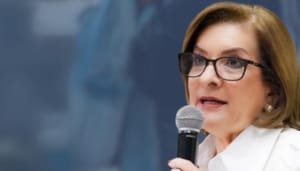 Procuraduría investiga retrasos en recursos educativos