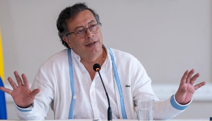 Petro aboga por acuerdo político en Venezuela y libertad para Pedro Castillo