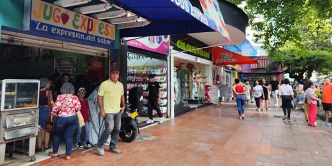 Comercios en Neiva extenderán horarios por Navidad