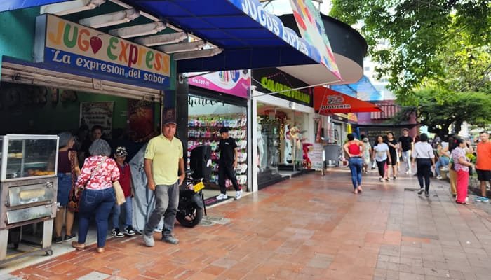 Comercios en Neiva extenderán horarios por Navidad