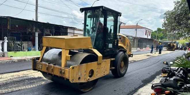 Trabajos de pavimentación en el norte de Neiva