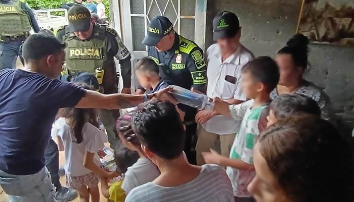 Policía y su apoyo a niños y adolescentes de la Comuna 10
