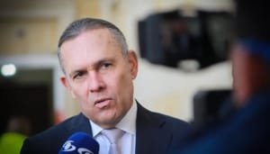Falta de Consenso Retrasa Reforma Tributaria en Colombia