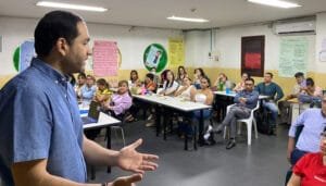 Charla sobre emprendimiento en colegio de Neiva