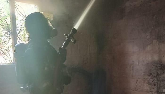 Contenido incendio en barrio San Antonio Bajo