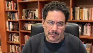 Nueva propuesta de Cepeda: recortar ingresos de congresistas en Colombia