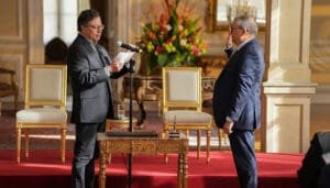 Presidente pide a los colombianos a preservar la democracia