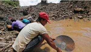 Más pequeños mineros formalizados en Colombia
