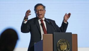 La alegría presidencial por nominaciones a premios de turismo