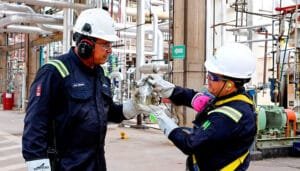 Refinería de Cartagena celebra cumpleaños con nueva planta diésel
