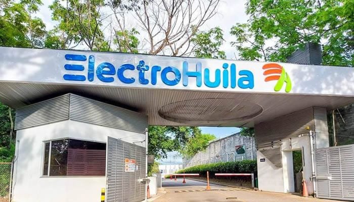 Electrohuila defiende transparencia en contrato de transporte especial