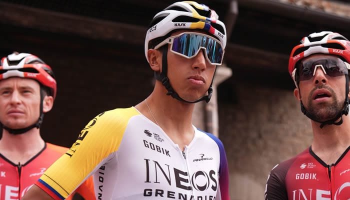 Egan Bernal ya está en el top 10 del Giro