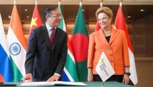 Colombia busca entrar al banco de los BRICS