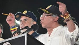 ¿Gobierno apoyaría una huelga indefinida?