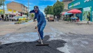 Sigue la recuperación vial en Neiva