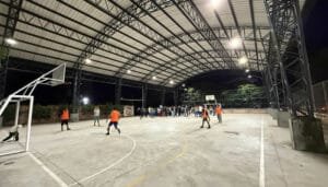 Iluminación al polideportivo del barrio Timanco