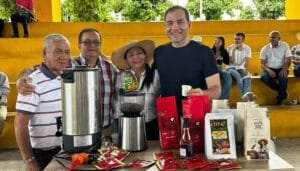 Secretario de Desarrollo Económico y su apoyo al campesinado en Palermo