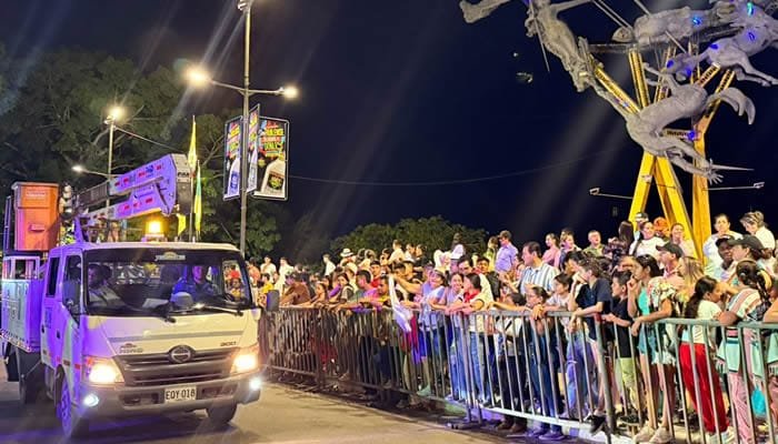 ESIP iluminó a Neiva durante el desfile nocturno