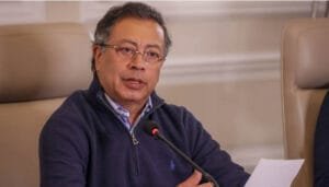 Petro le bajará el tono