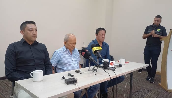 Diego Corredor seguirá al frente del Atlético Huila