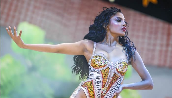 Muestra folclórica de las candidatas al Reinado Nacional del Bambuco