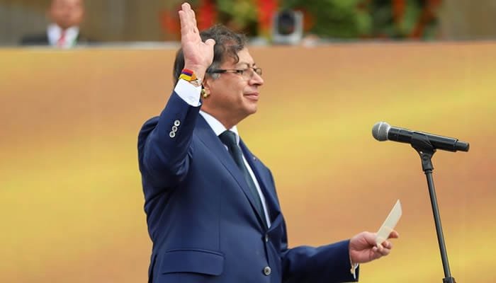 Presidente pide investigar intento de golpe de estado