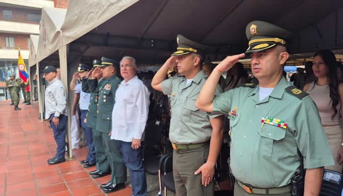 Honores al Ejército Nacional en el 7 de agosto
