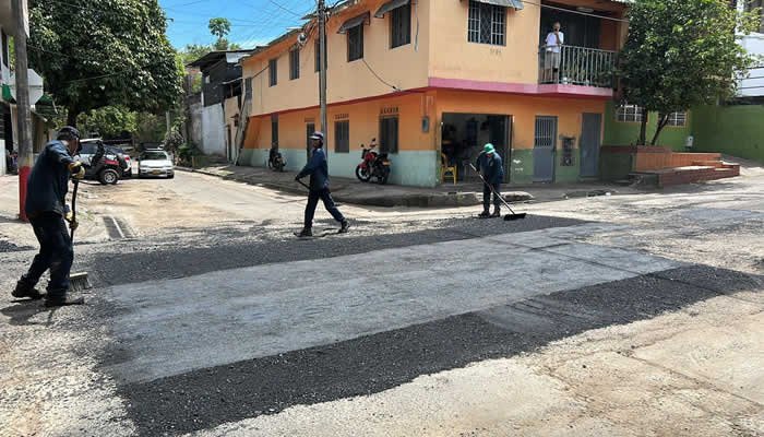 Se intensifican trabajos viales en Neiva