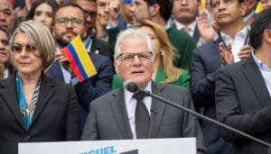 Oficializada precandidatura del padre de Miguel Uribe