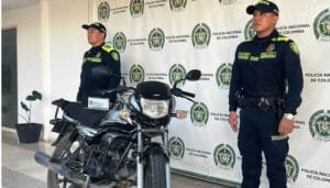 Recuperada moto en la vía a Vegalarga