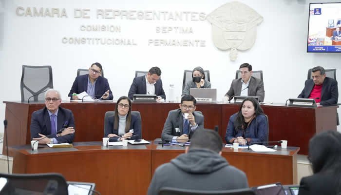 Déficit presupuestario en materia de empleo y formación