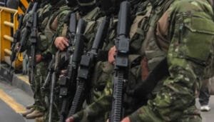 Militares advierten de suspensión de compra de armamento