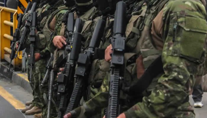 Militares advierten de suspensión de compra de armamento