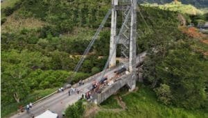 Acciones de emergencia en puente que comunica el Huila con Caquetá
