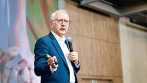 Gobierno y un nuevo giro directo a los hospitales