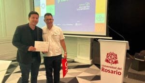 Importante reconocimiento al Colegio Comfamiliar Los Lagos