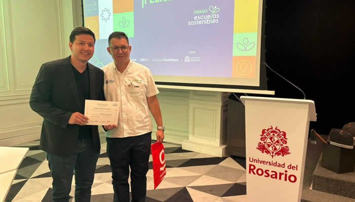 Importante reconocimiento al Colegio Comfamiliar Los Lagos