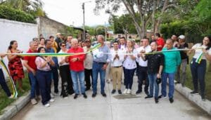 Gobernador lideró entrega de obras en Garzón