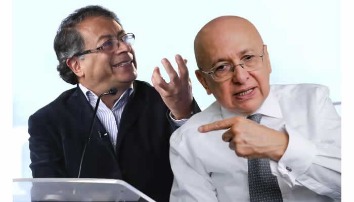 Renuncia Ministro de Justicia…y va por Uribe