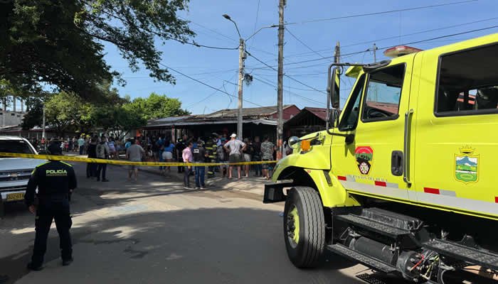 Bomberos atendieron emergencia en el barrio Las Acacias