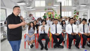 Alcalde Humberto Alvarado impulsa la educación rural en Rivera