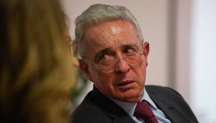 En duda mecanismo para el candidato del uribismo