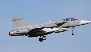 Precandidato pide claridad en compra de aviones Grippen