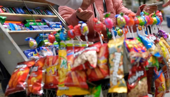 Demanda histórica por presunta explotación a vendedores ambulantes