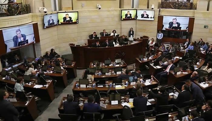 Gobierno convoca al Congreso a sesiones extras