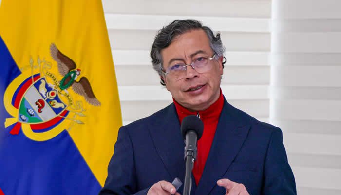 Presidente Petro anuncia salario mínimo vital